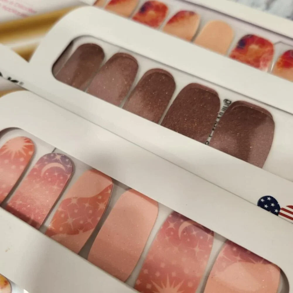 Color Street Press on Nail Grab Bag #6 - Picture 6 of 10